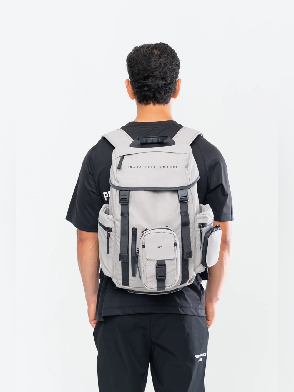 Inaka Power Performance UTILITY TECH BACKPACK - TAUPE GRAY 20”x15”
Jun 026)